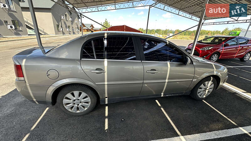 Седан Opel Vectra 2004 в Одесі