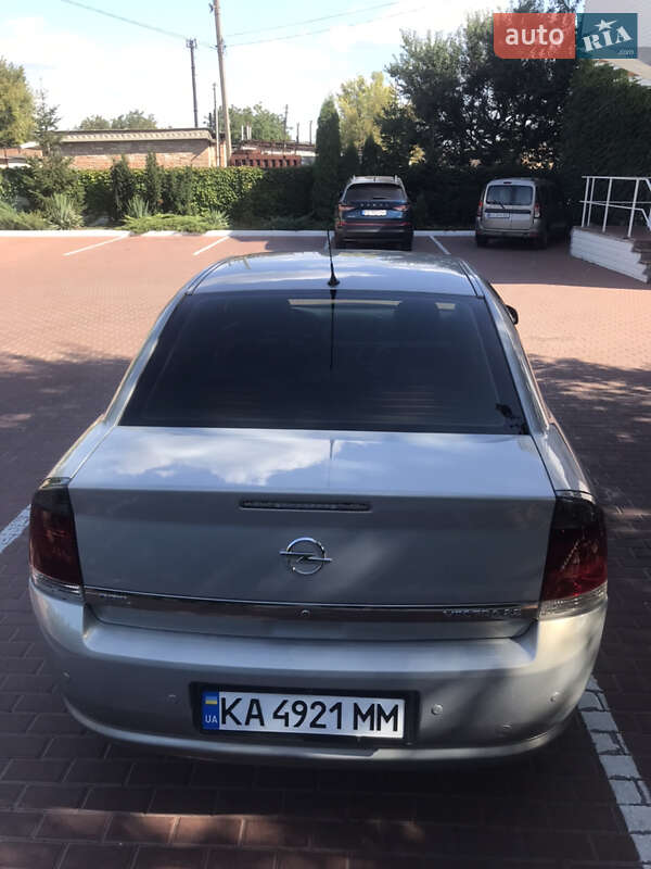 Седан Opel Vectra 2008 в Прилуках
