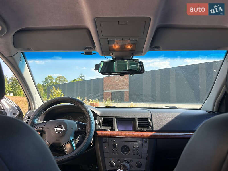 Седан Opel Vectra 2003 в Хмельницком