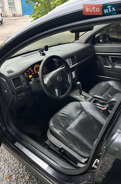 Универсал Opel Vectra 2004 в 