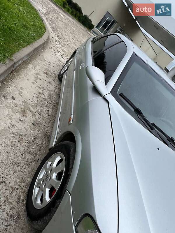 Седан Opel Vectra 2001 в Самборе