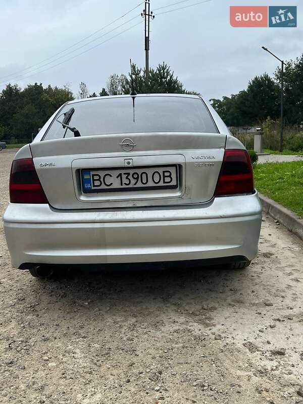 Седан Opel Vectra 2001 в Самборе