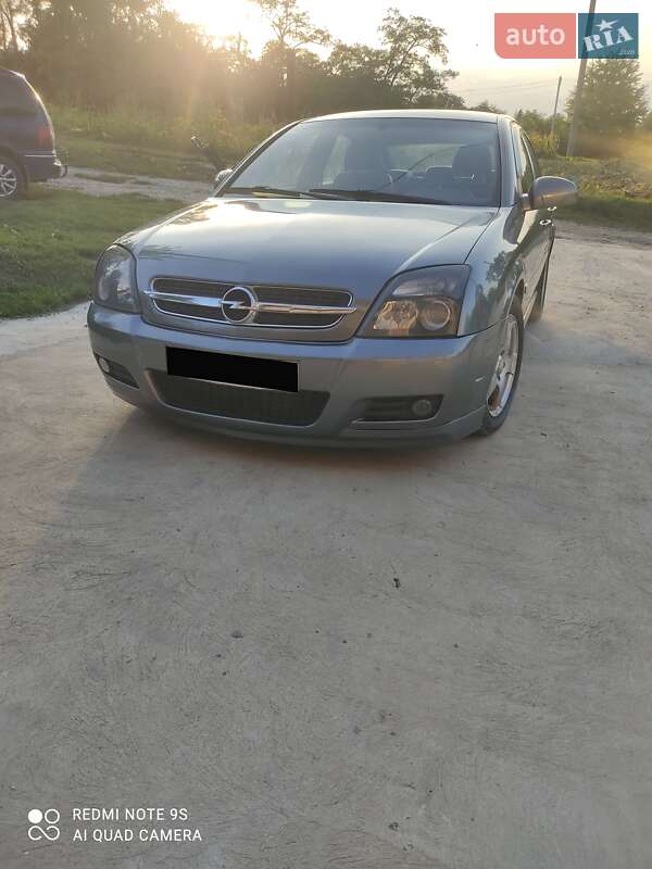 Седан Opel Vectra 2004 в 