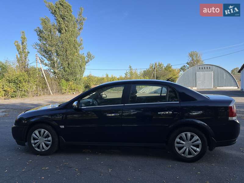 Седан Opel Vectra 2005 в Чутове
