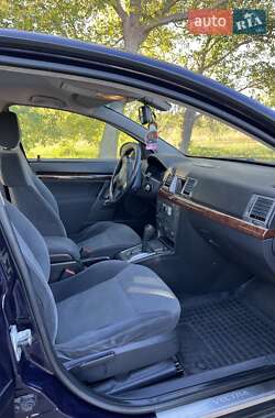 Седан Opel Vectra 2005 в 