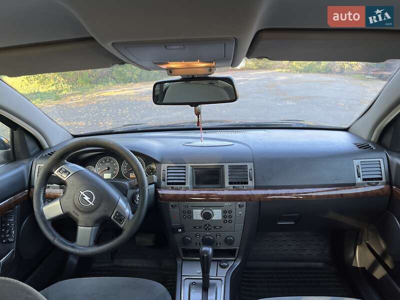 Седан Opel Vectra 2005 в Чутове