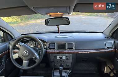 Седан Opel Vectra 2005 в 