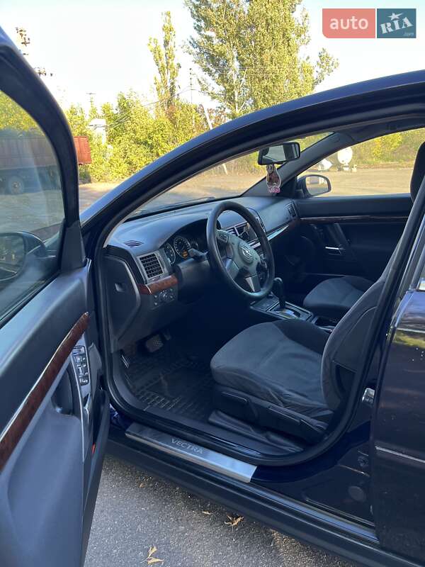Седан Opel Vectra 2005 в Чутове