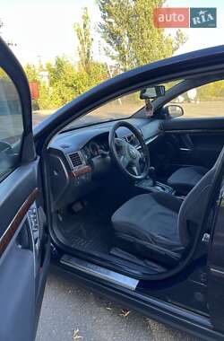 Седан Opel Vectra 2005 в 