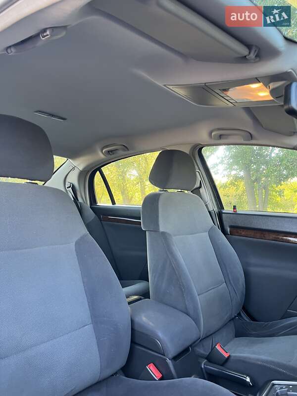 Седан Opel Vectra 2005 в Чутове