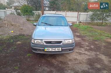 Ліфтбек Opel Vectra 1995 в Тиврову