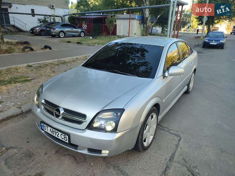 Лифтбек Opel Vectra 2003 в 