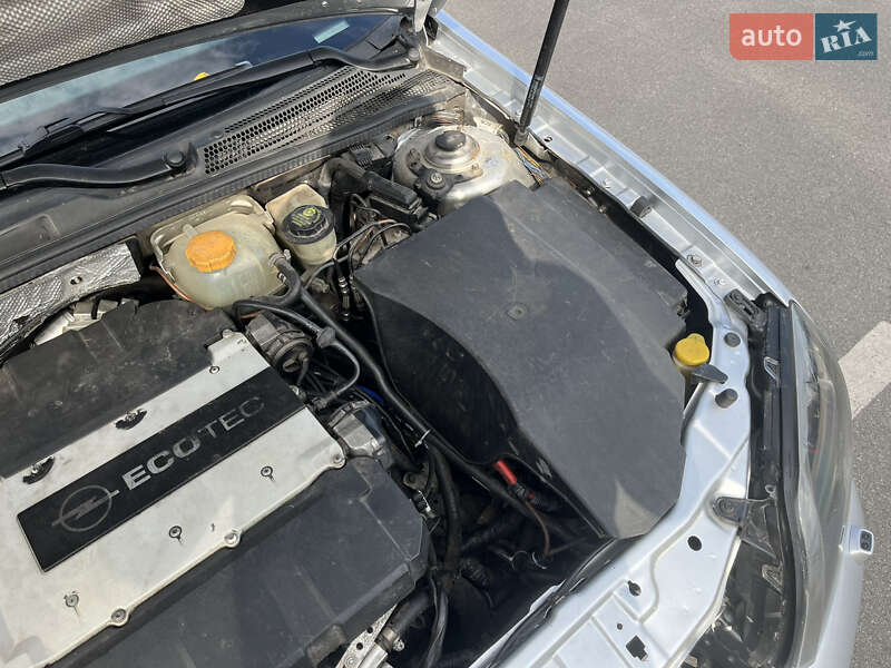Седан Opel Vectra 2004 в Києві