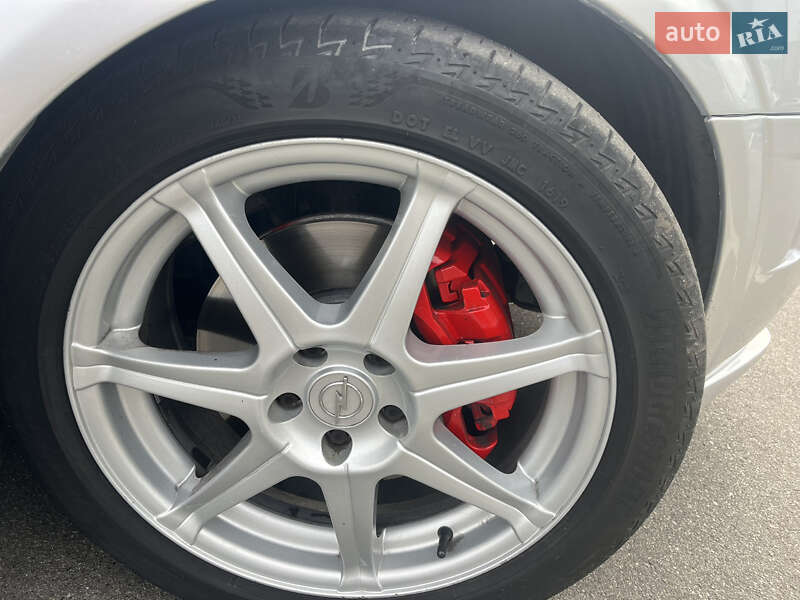 Седан Opel Vectra 2004 в Києві