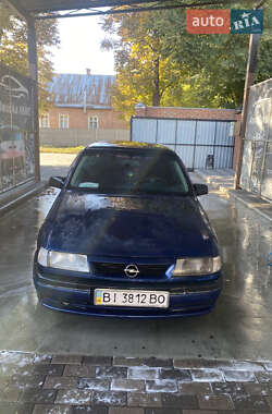 Седан Opel Vectra 1990 в Лубнах