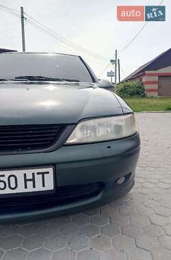 Лифтбек Opel Vectra 1999 в 