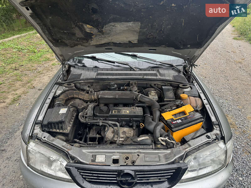 Седан Opel Vectra 1996 в Ровно