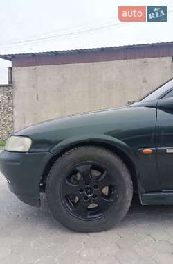Лифтбек Opel Vectra 1999 в 