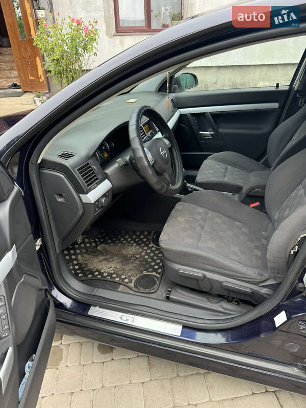 Ліфтбек Opel Vectra 2003 в Тернополі