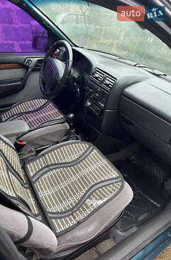 Седан Opel Vectra 1995 в 