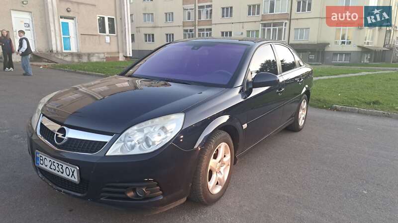 Лифтбек Opel Vectra 2006 в Новояворовске