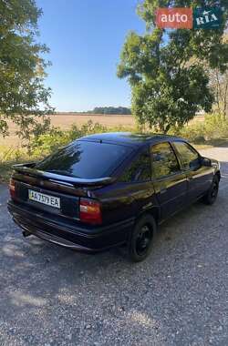 Лифтбек Opel Vectra 1991 в 