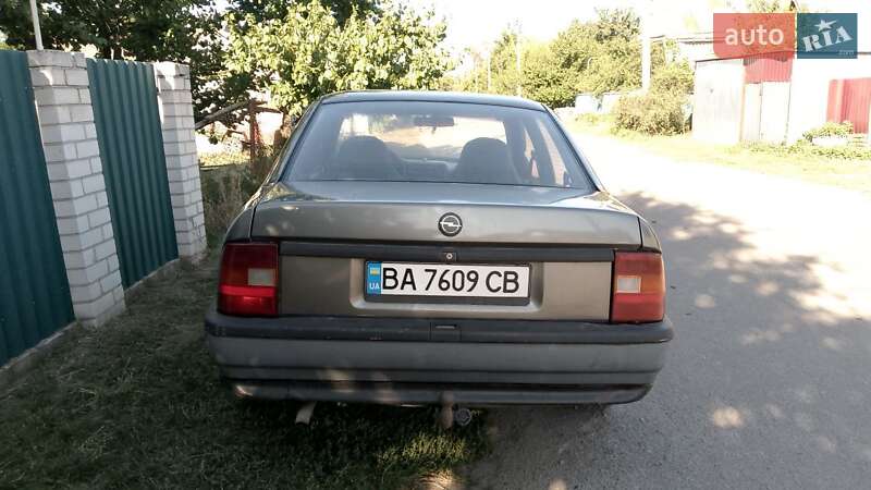 Седан Opel Vectra 1992 в Онуфриевке