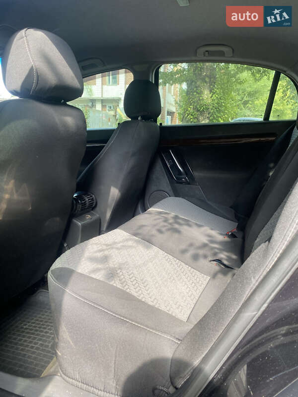 Седан Opel Vectra 2003 в Тернополе