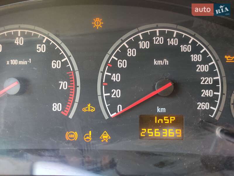 Седан Opel Vectra 2006 в Ровно