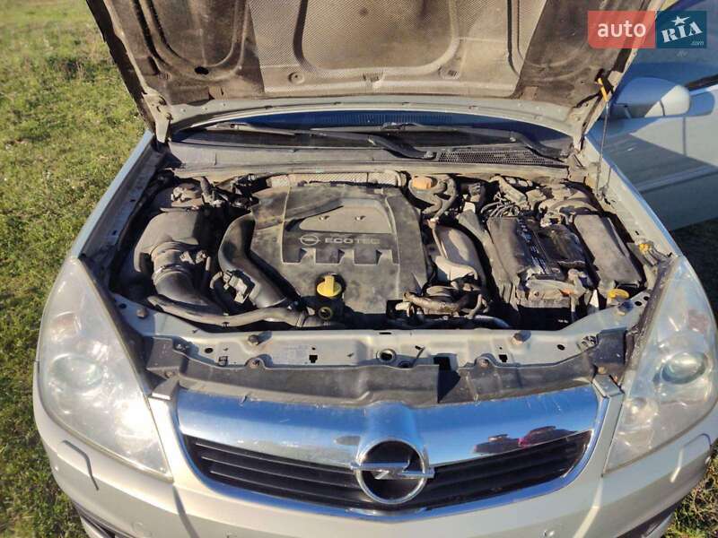 Седан Opel Vectra 2006 в Заставній