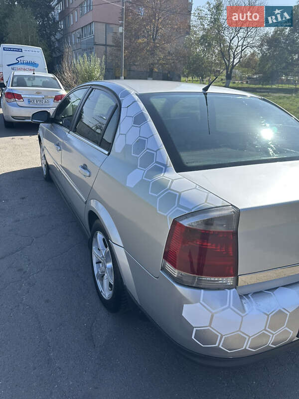 Седан Opel Vectra 2005 в Кривом Роге