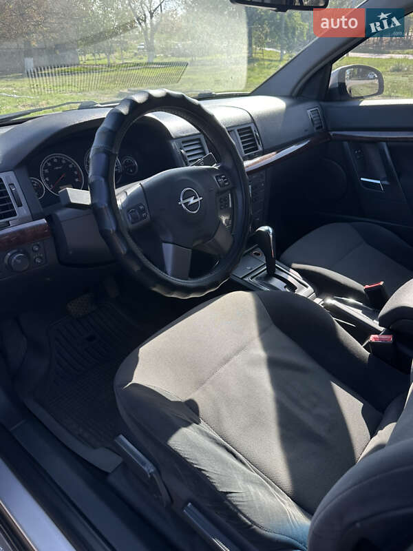 Седан Opel Vectra 2005 в Кривом Роге