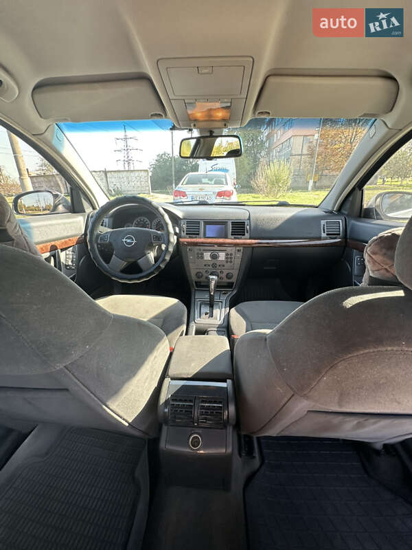 Седан Opel Vectra 2005 в Кривом Роге