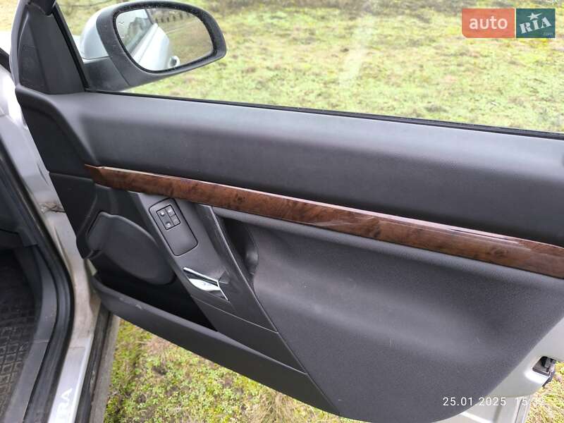 Універсал Opel Vectra 2004 в Черкасах