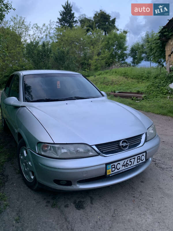 Седан Opel Vectra 1998 в Львове