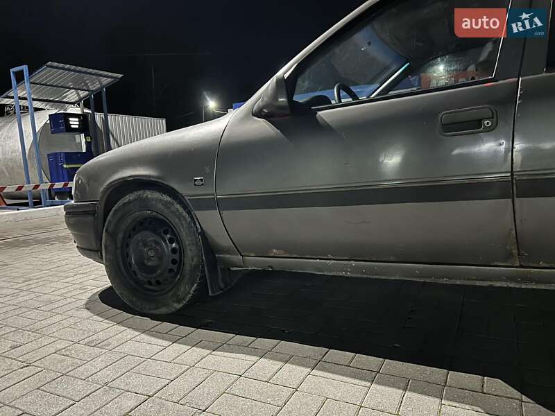 Седан Opel Vectra 1990 в Стрые