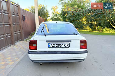 Лифтбек Opel Vectra 1992 в 