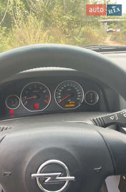 Универсал Opel Vectra 2004 в 