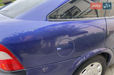 Лифтбек Opel Vectra 1997 в 