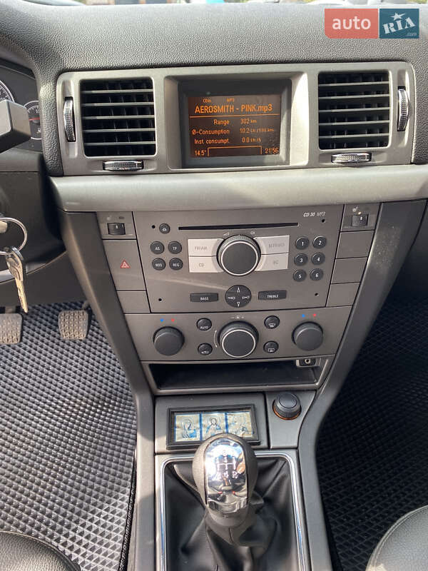 Седан Opel Vectra 2008 в Лебедине