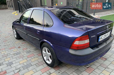 Седан Opel Vectra 1996 в 