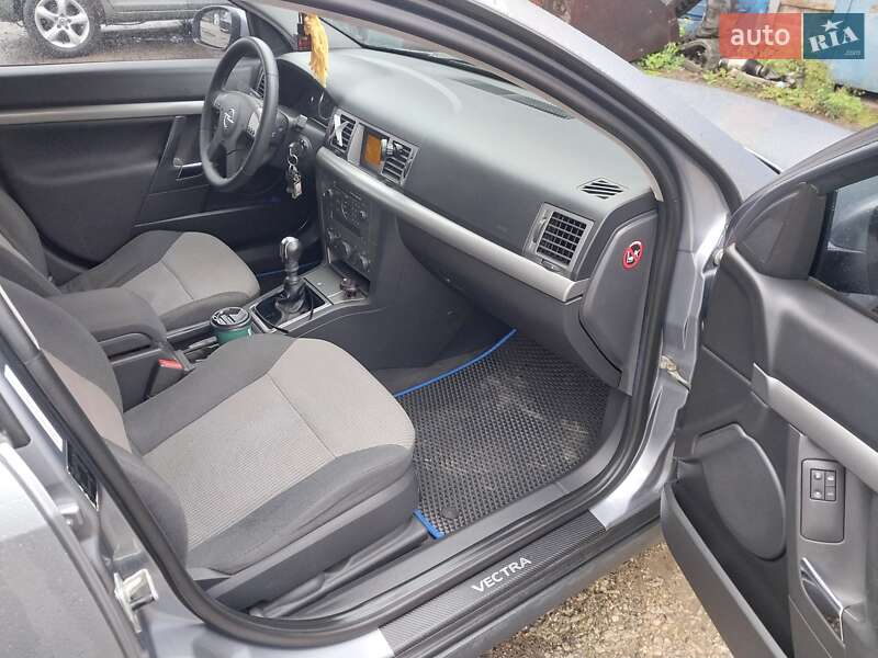 Универсал Opel Vectra 2004 в Луцке фото 10 Универсал Opel Vectra 2004 в Луцке