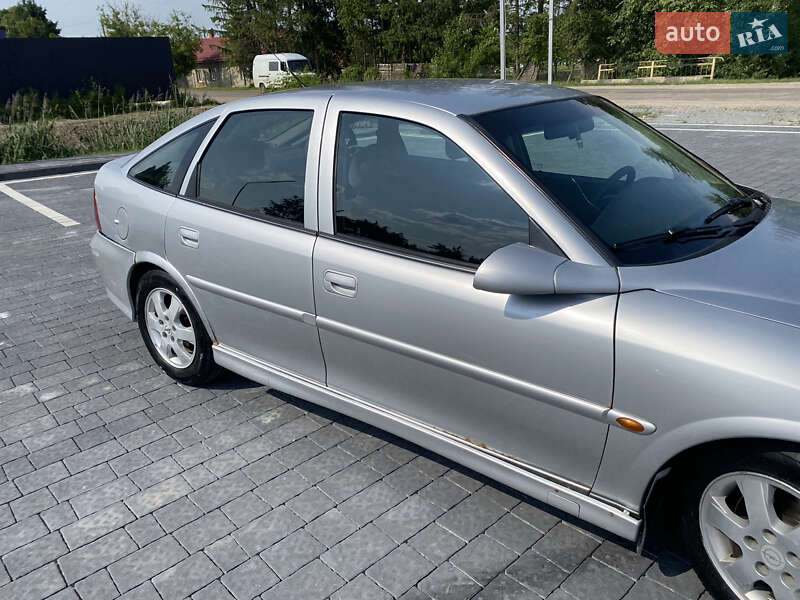 Лифтбек Opel Vectra 2001 в Львове