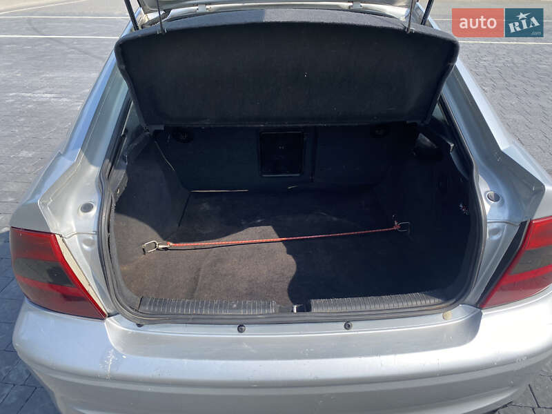 Лифтбек Opel Vectra 2001 в Львове