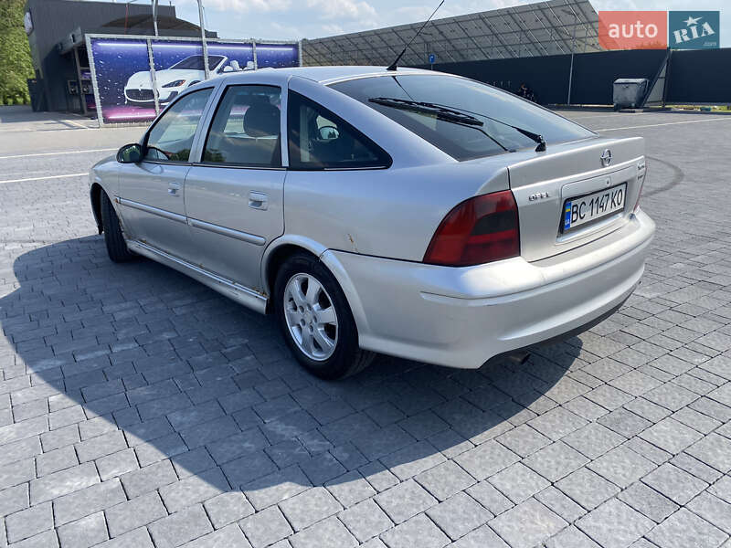 Лифтбек Opel Vectra 2001 в Львове