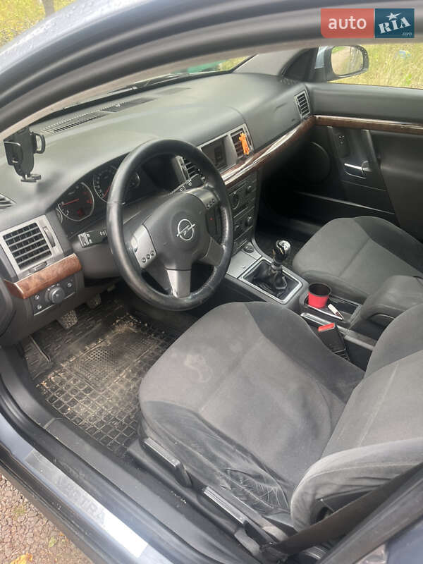 Седан Opel Vectra 2003 в Черняхові