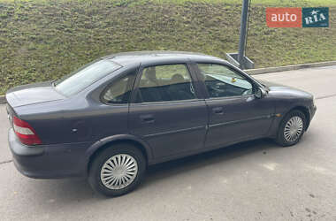 Седан Opel Vectra 1996 в 