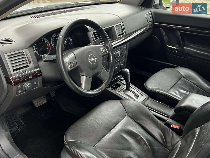 Седан Opel Vectra 2005 в Кременчуге