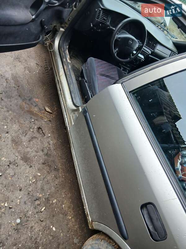 Седан Opel Vectra 1997 в Сторожинце фото 2 Седан Opel Vectra 1997 в Сторожинце