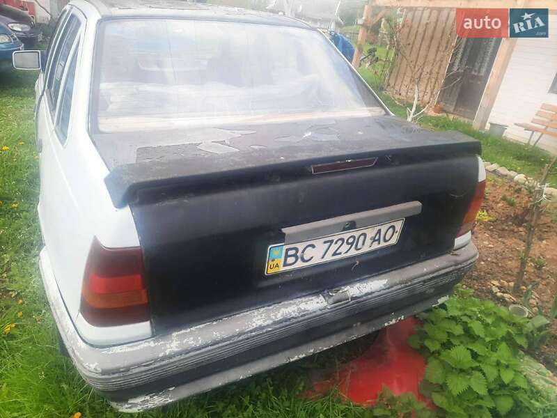 Седан Opel Vectra 1988 в Верховине фото 3 Седан Opel Vectra 1988 в Верховине